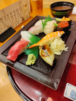 comer en kioto, restaurante de sushi, sashimi