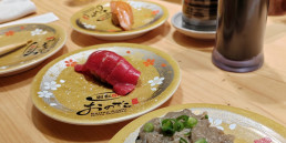 Kaiten Sushi Ginza Onodera, en la zona de Omotesando, es un buen ejemplo. Para empezar, estamos hablando de un restaurante extremadame