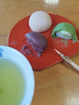 Pastelerías en Japón. Sardinas en lata. Casa de té