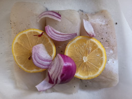 Merluza al horno con vinagreta. Receta de Sardinas en lata