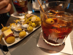 La gildería en Madrid. Sardinas en Lata