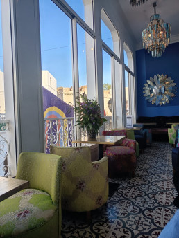 Las chicas de Tanger. Tienda boutique - cafe