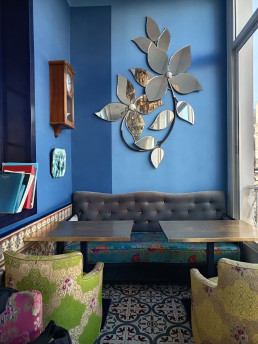 Las chicas de Tanger. Tienda boutique - cafe